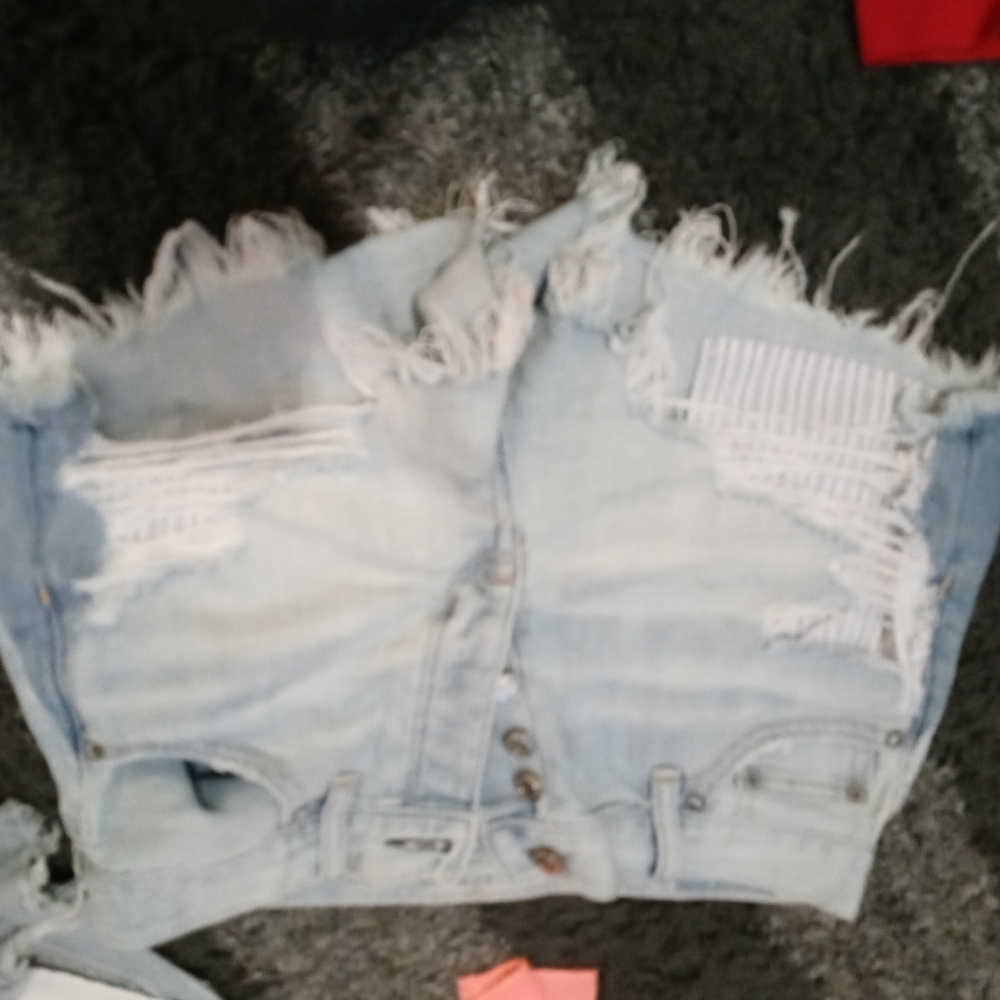 Shorts - Picture 3 of 3